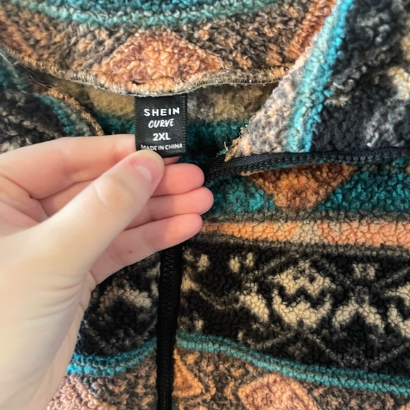 Western style half zip pullover - Picture 4 of 4